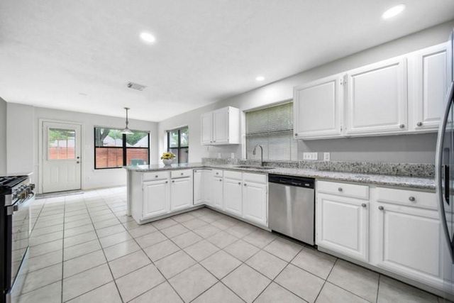 6414 Oakburl Court, Sugar Land, TX 77479