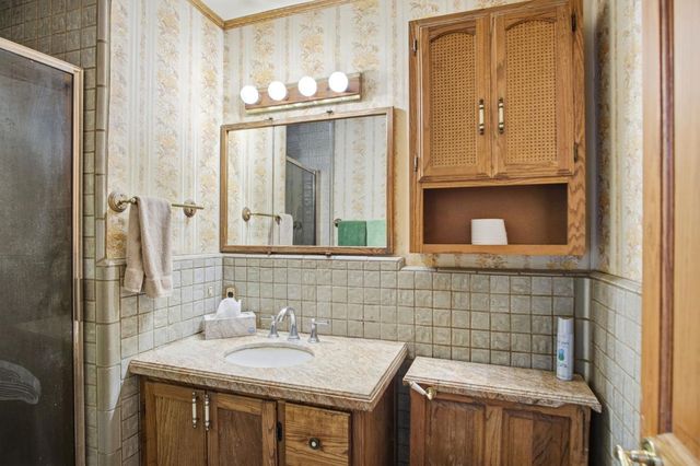 2411 Pinehurst Dr, Oakdale, CA 95361