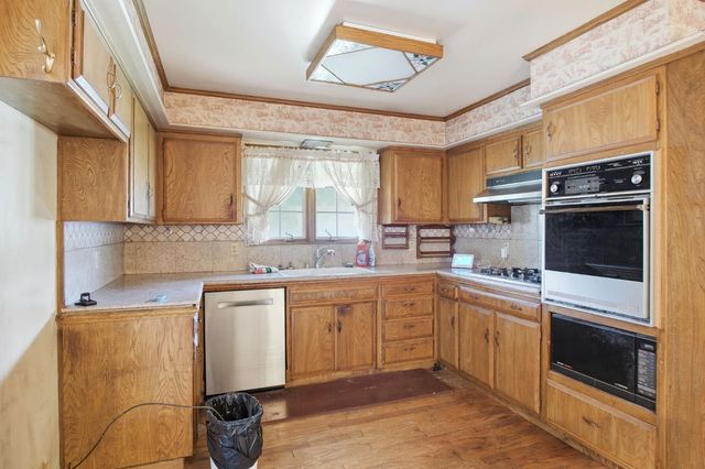 2411 Pinehurst Dr, Oakdale, CA 95361