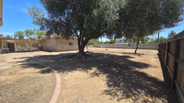 3966 Huntington Boulevard, Fresno, CA 93702