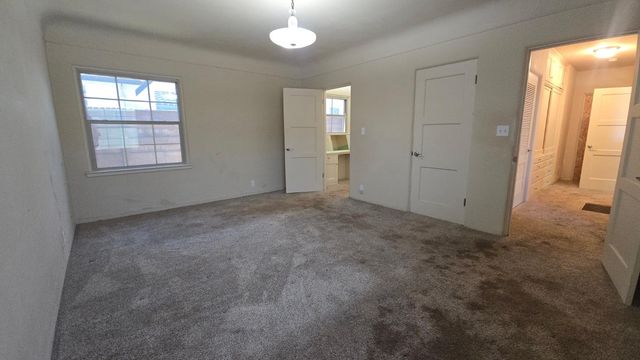 3966 Huntington Boulevard, Fresno, CA 93702