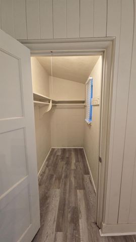 3966 Huntington Boulevard, Fresno, CA 93702