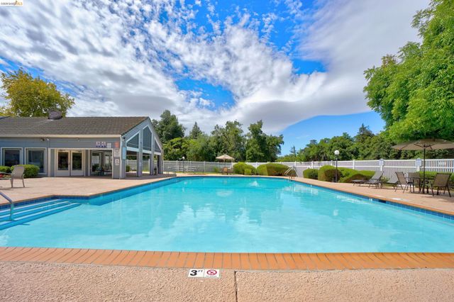 2728 Harvest Ln, Antioch, CA 94531