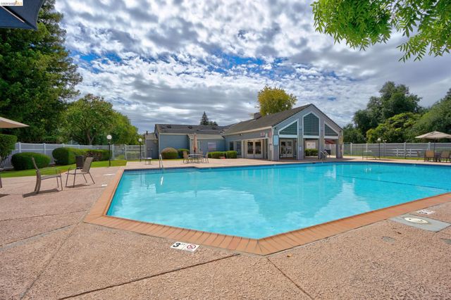 2728 Harvest Ln, Antioch, CA 94531