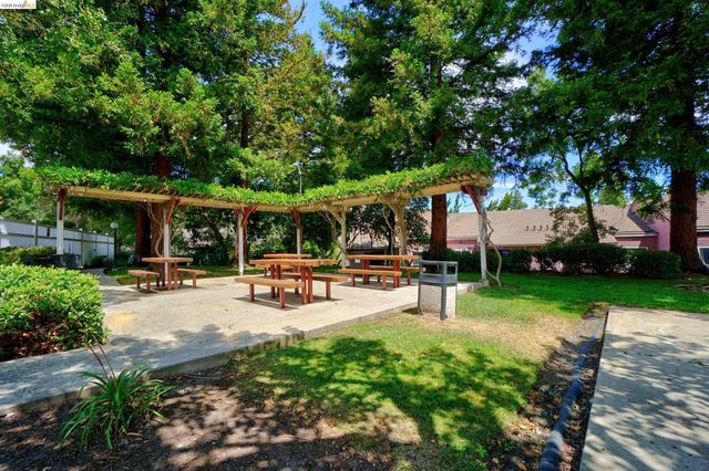 2728 Harvest Ln, Antioch, CA 94531