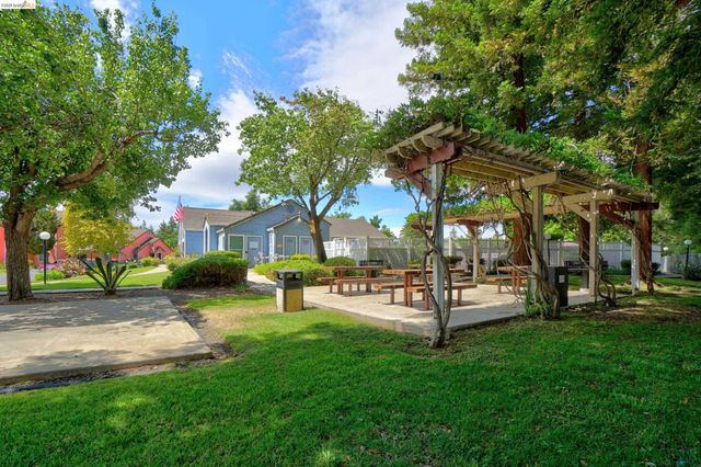2728 Harvest Ln, Antioch, CA 94531