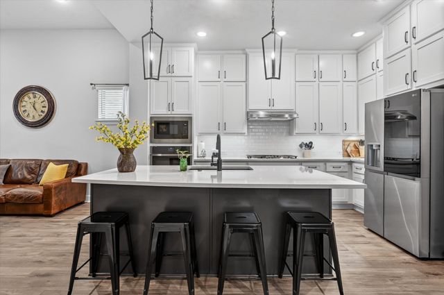 2512 Four Roses Drive, Lewisville, TX 75056