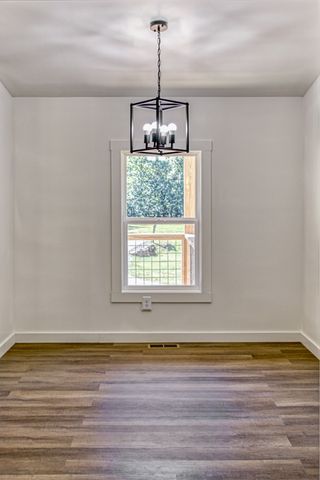 2204 Wartrace Hwy, Whitleyville, TN 38588