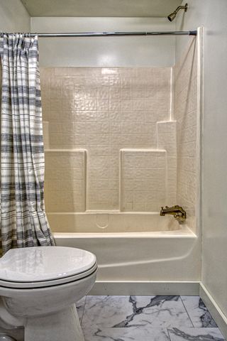 2204 Wartrace Hwy, Whitleyville, TN 38588