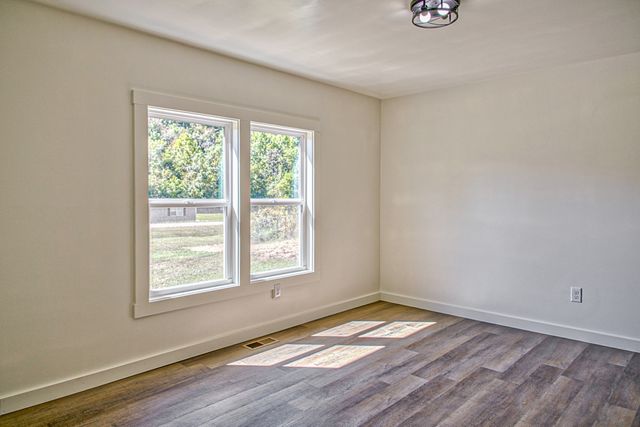 2204 Wartrace Hwy, Whitleyville, TN 38588