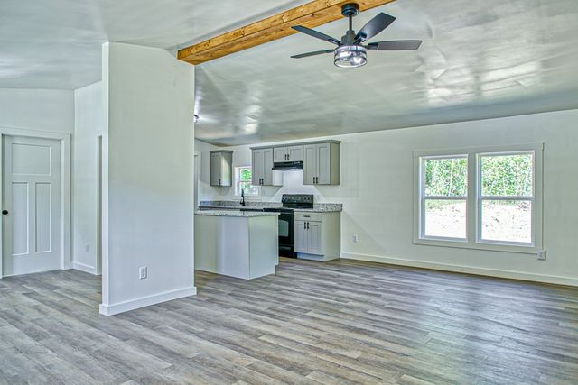 2204 Wartrace Hwy, Whitleyville, TN 38588