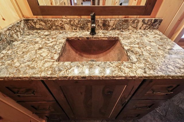 6336 E SNIPE LAKE ROAD, Eagle River, WI 54521