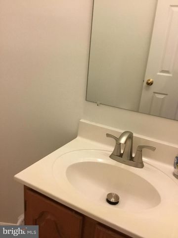 12323 FOX LAKE CT, Fairfax, VA 22033