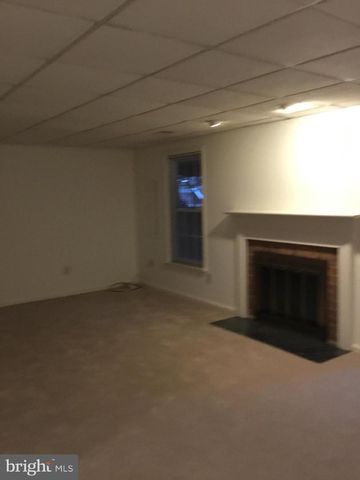 12323 FOX LAKE CT, Fairfax, VA 22033