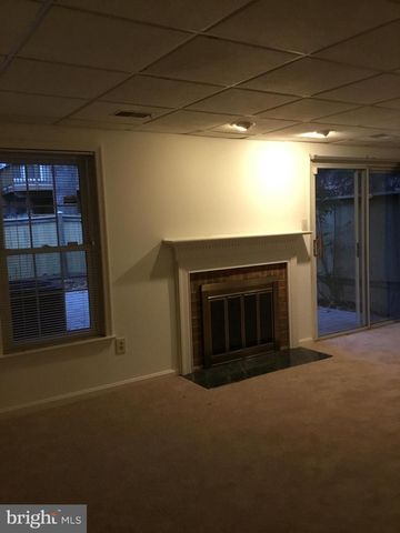 12323 FOX LAKE CT, Fairfax, VA 22033