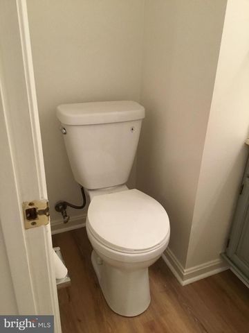 12323 FOX LAKE CT, Fairfax, VA 22033