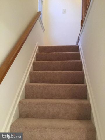 12323 FOX LAKE CT, Fairfax, VA 22033