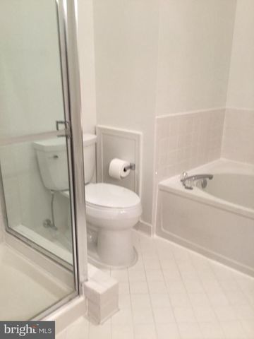 12323 FOX LAKE CT, Fairfax, VA 22033