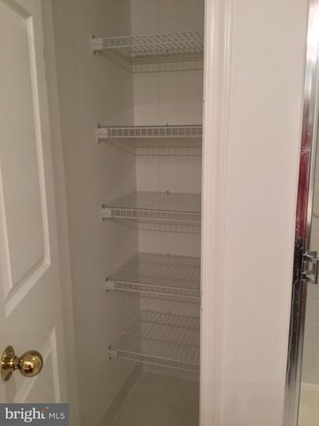 12323 FOX LAKE CT, Fairfax, VA 22033