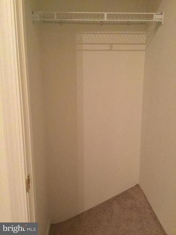 12323 FOX LAKE CT, Fairfax, VA 22033