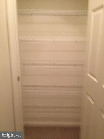 12323 FOX LAKE CT, Fairfax, VA 22033