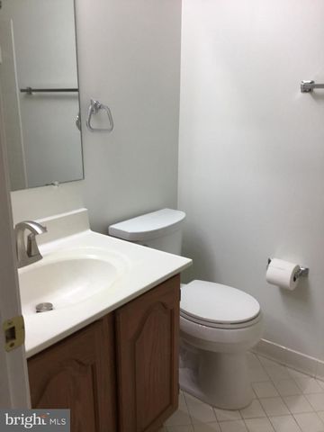 12323 FOX LAKE CT, Fairfax, VA 22033