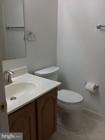 12323 FOX LAKE CT, Fairfax, VA 22033