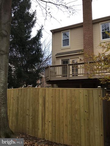 12323 FOX LAKE CT, Fairfax, VA 22033