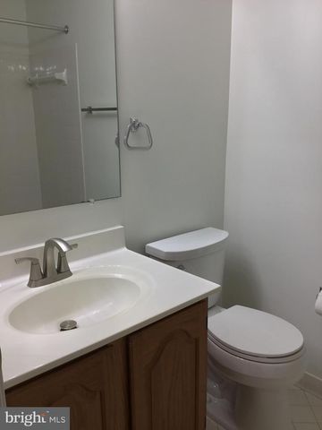 12323 FOX LAKE CT, Fairfax, VA 22033