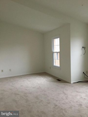 12323 FOX LAKE CT, Fairfax, VA 22033