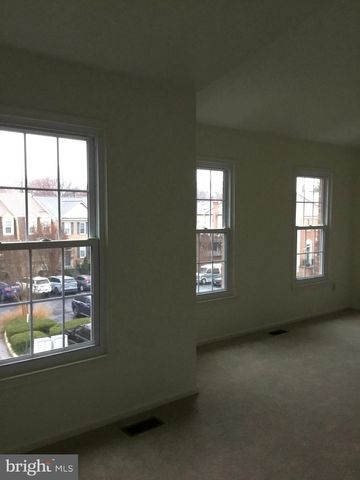 12323 FOX LAKE CT, Fairfax, VA 22033