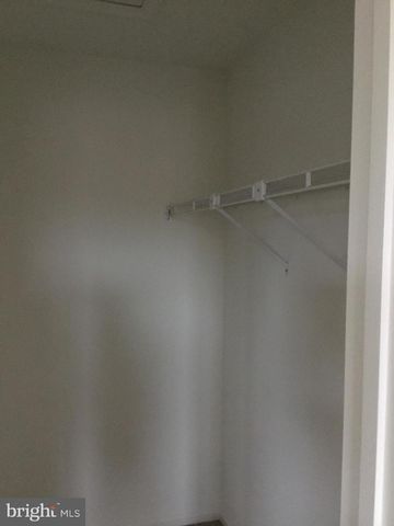 12323 FOX LAKE CT, Fairfax, VA 22033