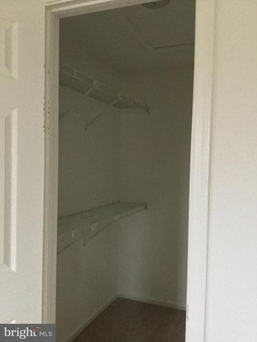 12323 FOX LAKE CT, Fairfax, VA 22033