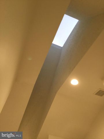 12323 FOX LAKE CT, Fairfax, VA 22033