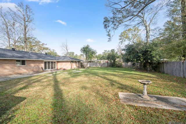 555 Woodhaven St, Baton Rouge, LA 70815