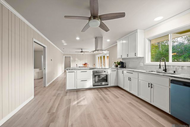 555 Woodhaven St, Baton Rouge, LA 70815