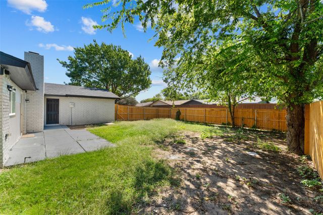 1845 Wilderness Trail, Grand Prairie, TX 75052
