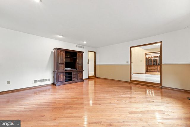 122 SAINT VINCENT CT, Cherry Hill, NJ 08003