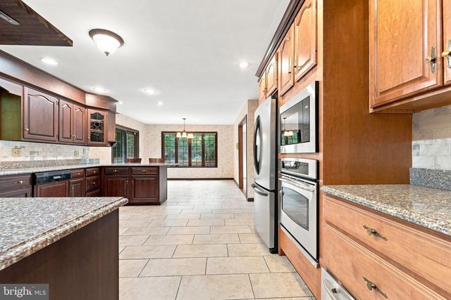 122 SAINT VINCENT CT, Cherry Hill, NJ 08003