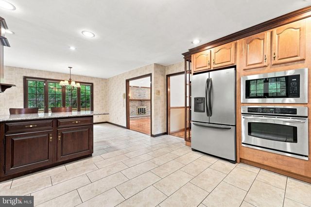 122 SAINT VINCENT CT, Cherry Hill, NJ 08003