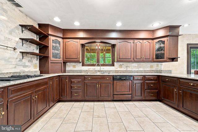 122 SAINT VINCENT CT, Cherry Hill, NJ 08003