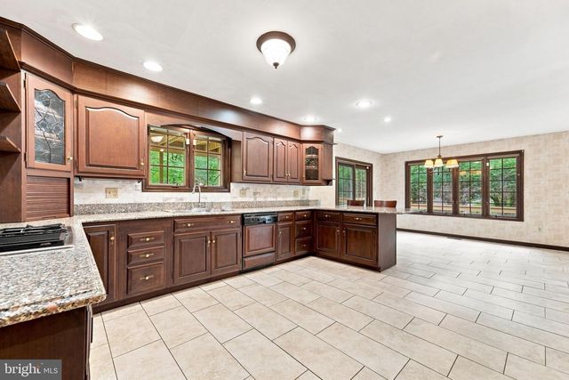 122 SAINT VINCENT CT, Cherry Hill, NJ 08003