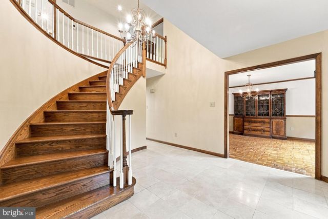122 SAINT VINCENT CT, Cherry Hill, NJ 08003
