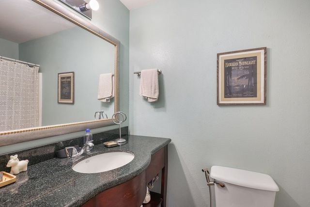 1102 W Del Rio St, Alpine, TX 79830