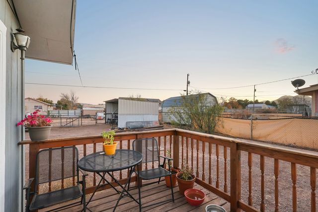 1102 W Del Rio St, Alpine, TX 79830
