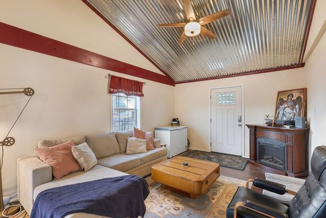 1102 W Del Rio St, Alpine, TX 79830