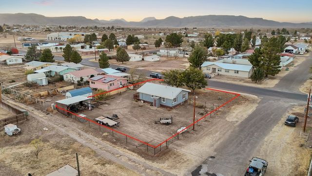 1102 W Del Rio St, Alpine, TX 79830