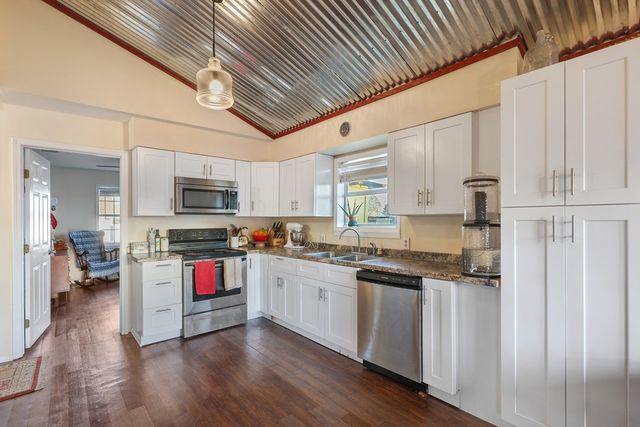 1102 W Del Rio St, Alpine, TX 79830