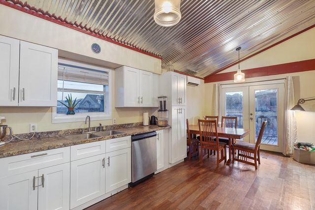 1102 W Del Rio St, Alpine, TX 79830