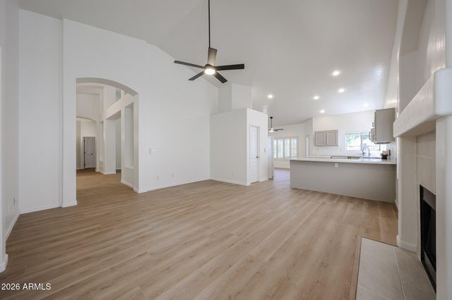 1330 E VOLTAIRE Avenue, Phoenix, AZ 85022